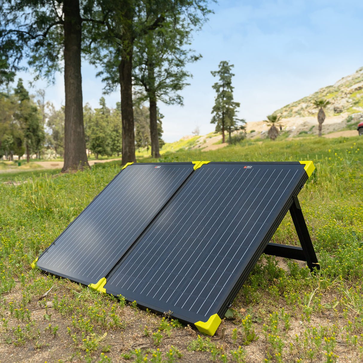 100_Watt_Portable_Solar_Panel_Briefcase-13.jpg